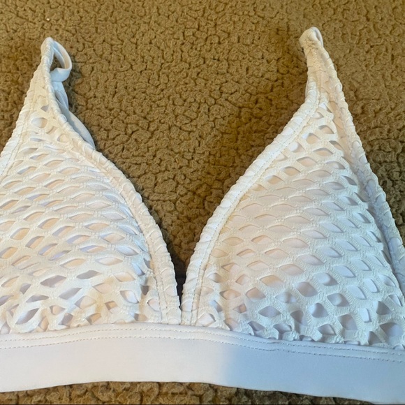 NWOT WHITE FISHNET BIKINI TOP - Picture 2 of 6